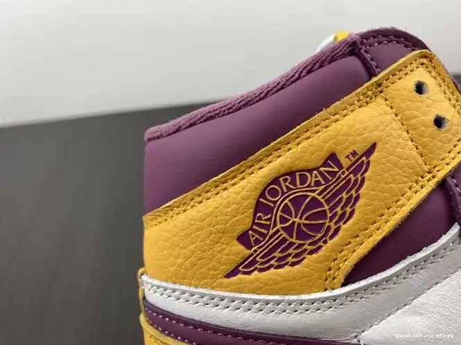 Brotherhood 555088-706 Air Jordan OG 1 High 0517